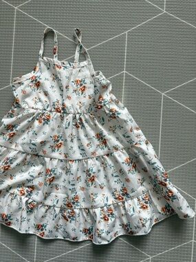 Shein|Baby girl white summer dress with ditsy florals,tiered ruffles•••12-18M